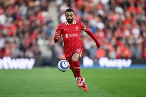 صلاح يهنئ توتنهام بعد فوزهم بلقب الدوري الأوروبي مع إشادة غير مباشرة بالمدرب