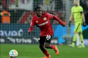 فريمبونج ينجز الفحوصات الطبية تمهيدًا لانضمامه إلى ليفربول