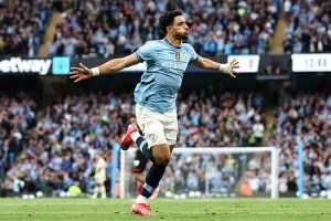 هدف استثنائي يضمن لمرموش جائزة الأفضل في الموسم بالدوري الإنجليزي بعد تسديدة رائعة أمام بورنموث (فيديو)