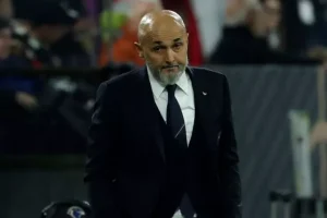 سباليتي يعترف بـ"أداء مخيب" لإيطاليا في مواجهة النرويج