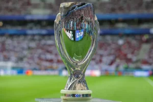 نهائي كأس السوبر الأوروبي 2025: باريس سان جيرمان يواجه توتنهام - موعد المباراة