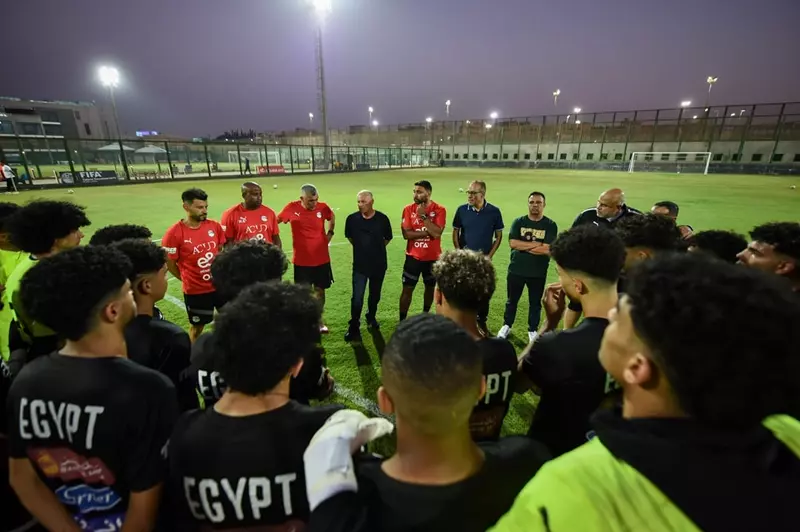 أبو ريدة يتفقد استعدادات منتخب الشباب وينقل رسائل تحفيزية قبل المونديال