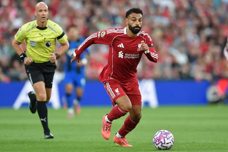 أداء محمد صلاح وتأثيره التاريخي في مباراة ليفربول ضد بورنموث