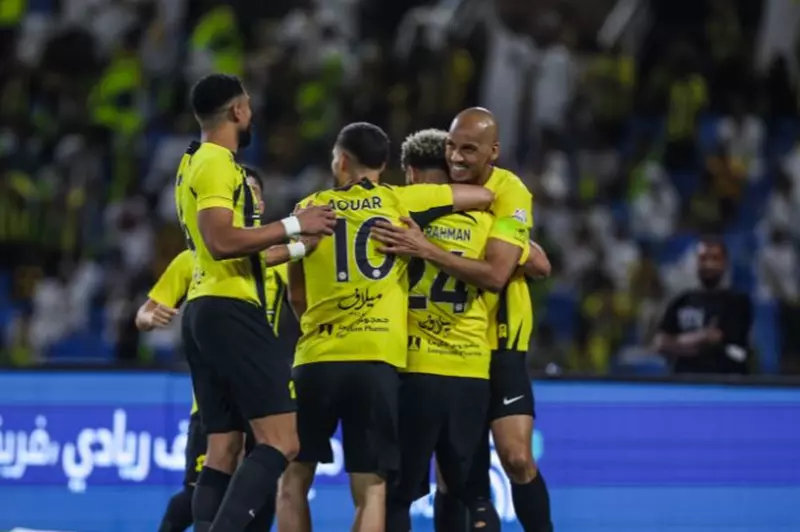 اتحاد جدة يسعى لضم مدافع النصر في صفقة مثيرة