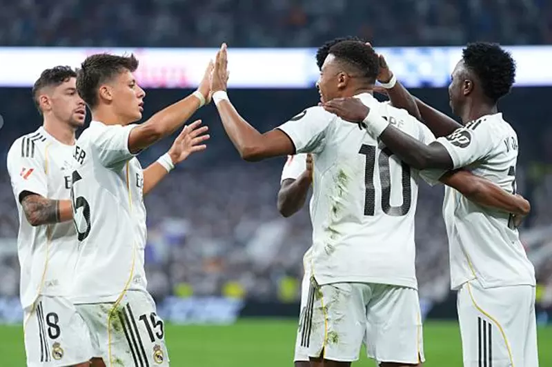 بركلة جزاء من مبابي: ريال مدريد يبدأ الليجا بانتصار على أوساسونا