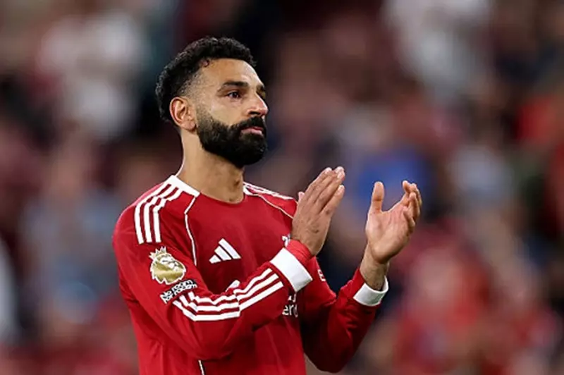 سلوت: لحظات مؤثرة بين جماهير ليفربول ومحمد صلاح