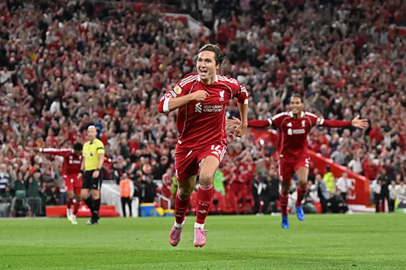 كييزا وصلاح يضيئان سماء ليفربول بفوز كبير على بورنموث في بداية الدوري الإنجليزي