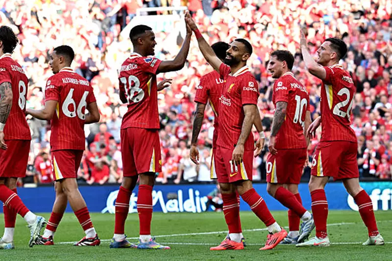 موعد وتفاصيل مباراة ليفربول ضد نيوكاسل يونايتد في الدوري الإنجليزي 2025-2026